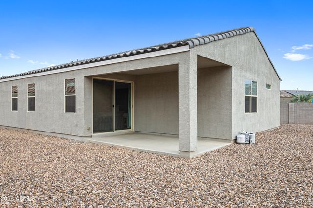 33818 N BEEBLOSSOM Trail, San Tan Valley, AZ 85144