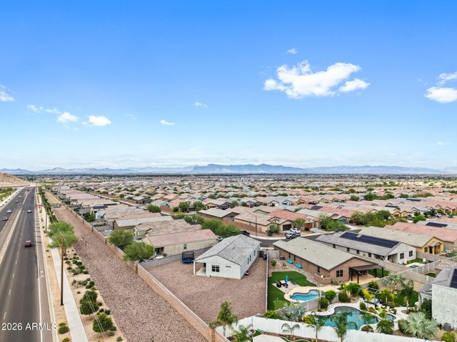 33818 N BEEBLOSSOM Trail, San Tan Valley, AZ 85144