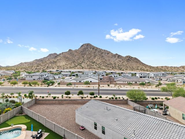 33818 N BEEBLOSSOM Trail, San Tan Valley, AZ 85144