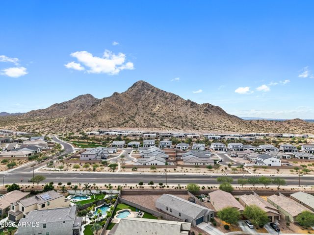 33818 N BEEBLOSSOM Trail, San Tan Valley, AZ 85144