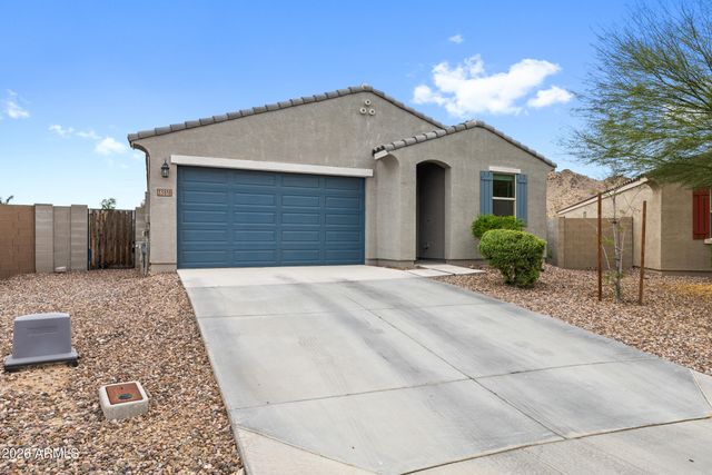 33818 N BEEBLOSSOM Trail, San Tan Valley, AZ 85144