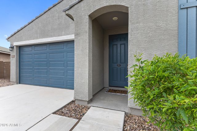 33818 N BEEBLOSSOM Trail, San Tan Valley, AZ 85144