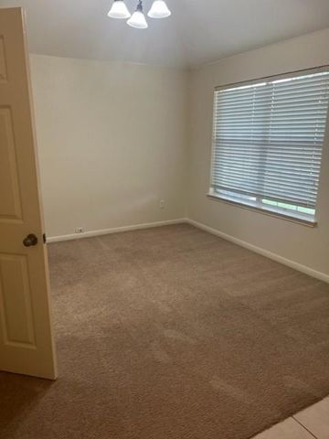 1717 Long Rifle DR, Austin, TX 78754