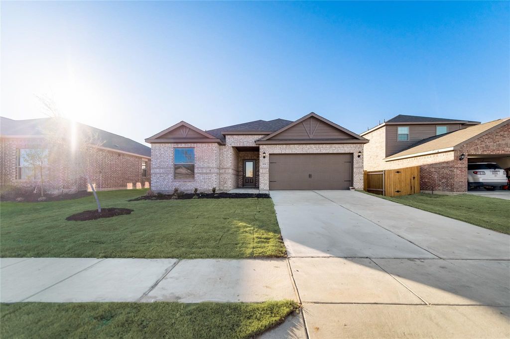 204 Lake Ridge Drive, Princeton, TX 75407