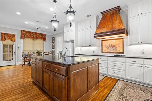 1360 E Main, Henderson, TX 75652