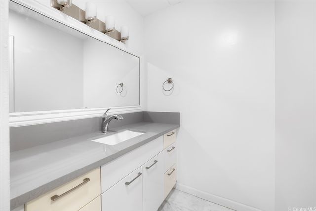 2240 Kuhio Avenue 3201, Honolulu, HI 96815