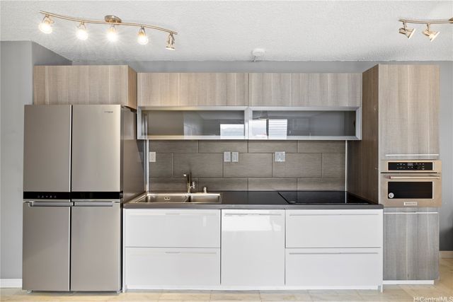 2240 Kuhio Avenue 3201, Honolulu, HI 96815