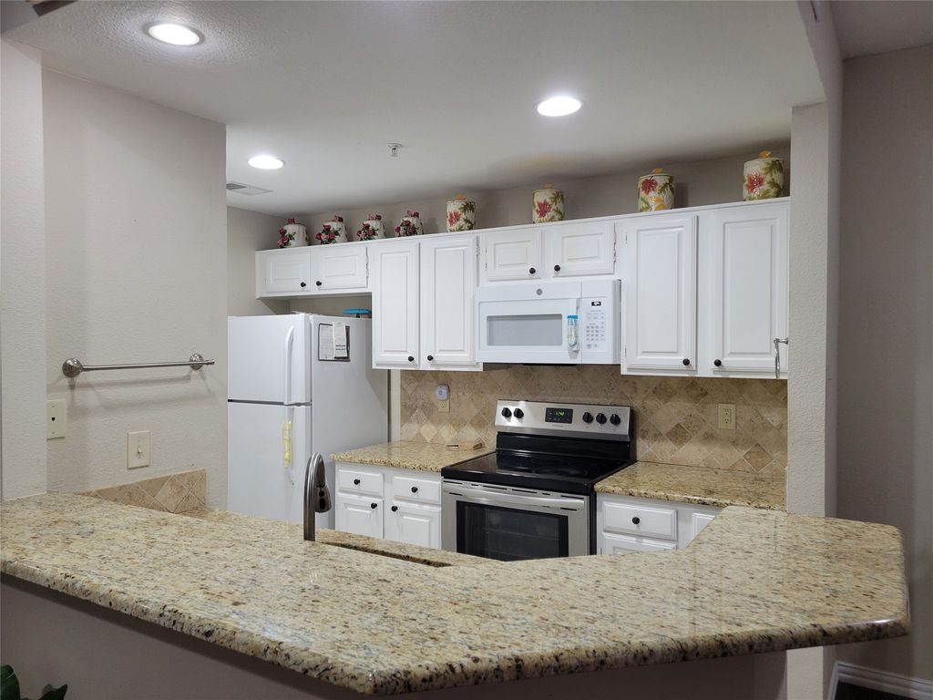 5565 Preston Oaks Road 117, Dallas, TX 75254