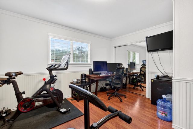 6870 Lakeview Drive, Salinas, CA 93907
