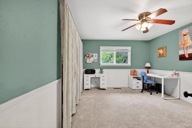 6870 Lakeview Drive, Salinas, CA 93907