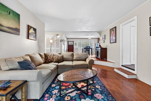 6870 Lakeview Drive, Salinas, CA 93907