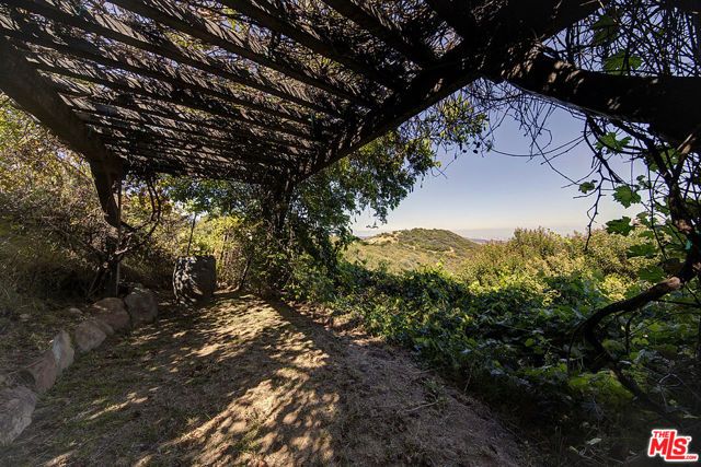 21965 Saddle Peak Road, Topanga (los Angeles), CA 90290