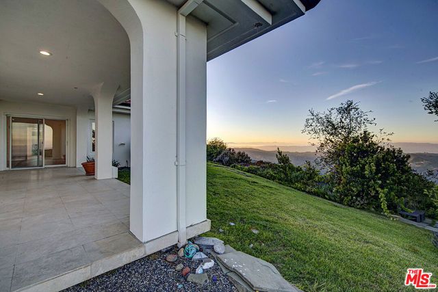 21965 Saddle Peak Road, Topanga (los Angeles), CA 90290