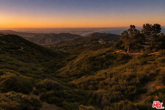 21965 Saddle Peak Road, Topanga (los Angeles), CA 90290
