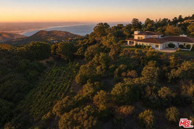 21965 Saddle Peak Road, Topanga (los Angeles), CA 90290
