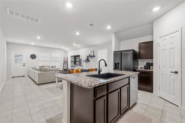 583 Taggart TRL, Jarrell, TX 76537