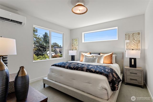 8037 Wallingford Avenue N, Seattle, WA 98103