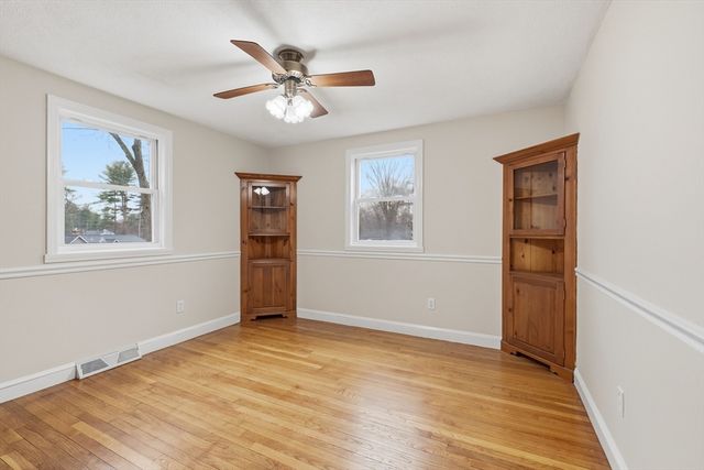 18 Moosewood St, Billerica, MA 01821