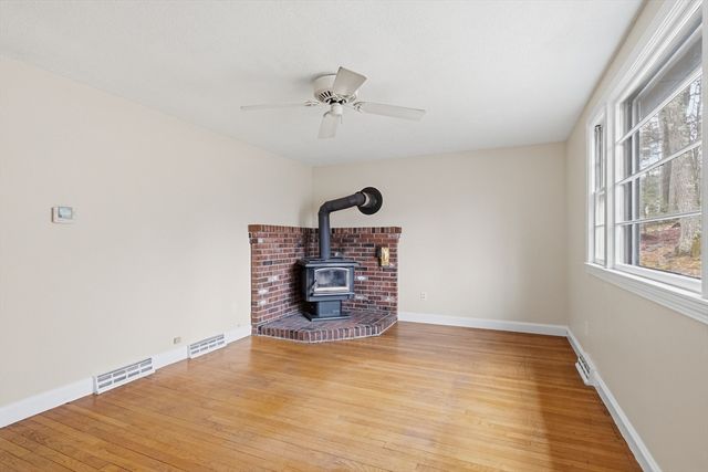 18 Moosewood St, Billerica, MA 01821