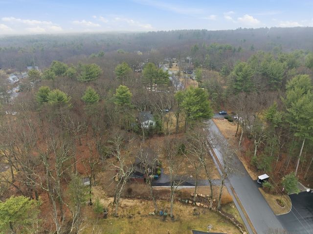 18 Moosewood St, Billerica, MA 01821