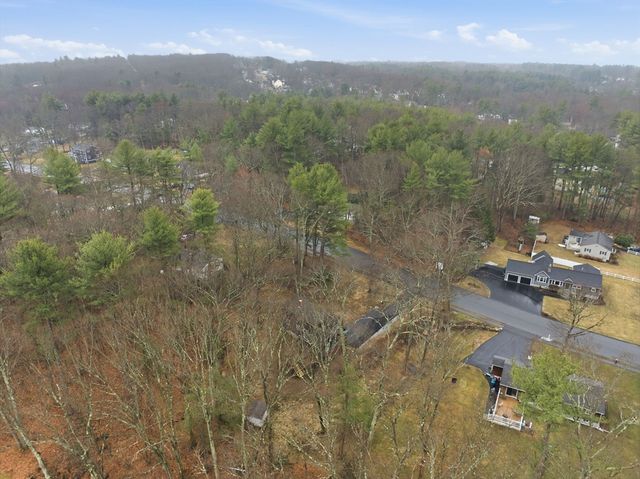 18 Moosewood St, Billerica, MA 01821