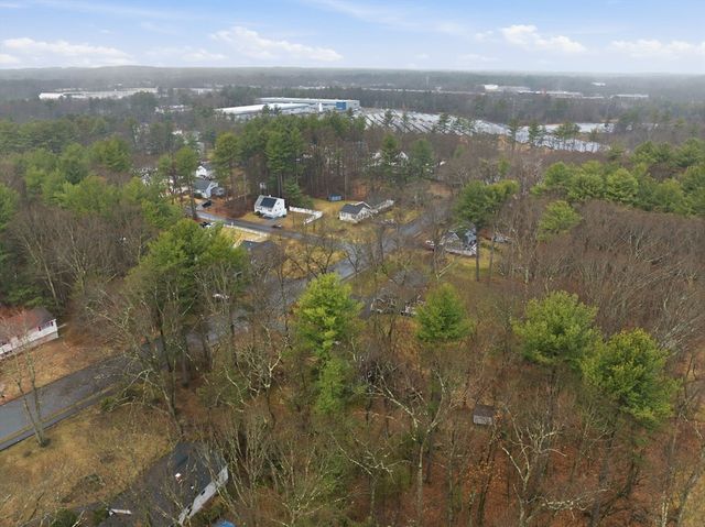 18 Moosewood St, Billerica, MA 01821