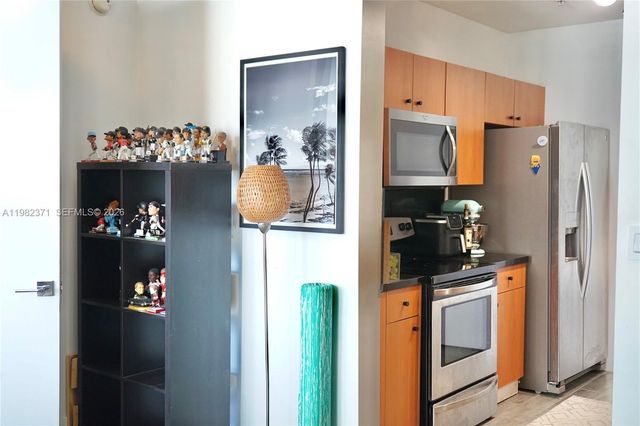 2200 NE 4th Ave 503, Miami, FL 33137