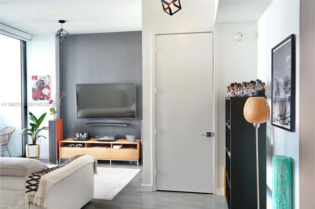 2200 NE 4th Ave 503, Miami, FL 33137