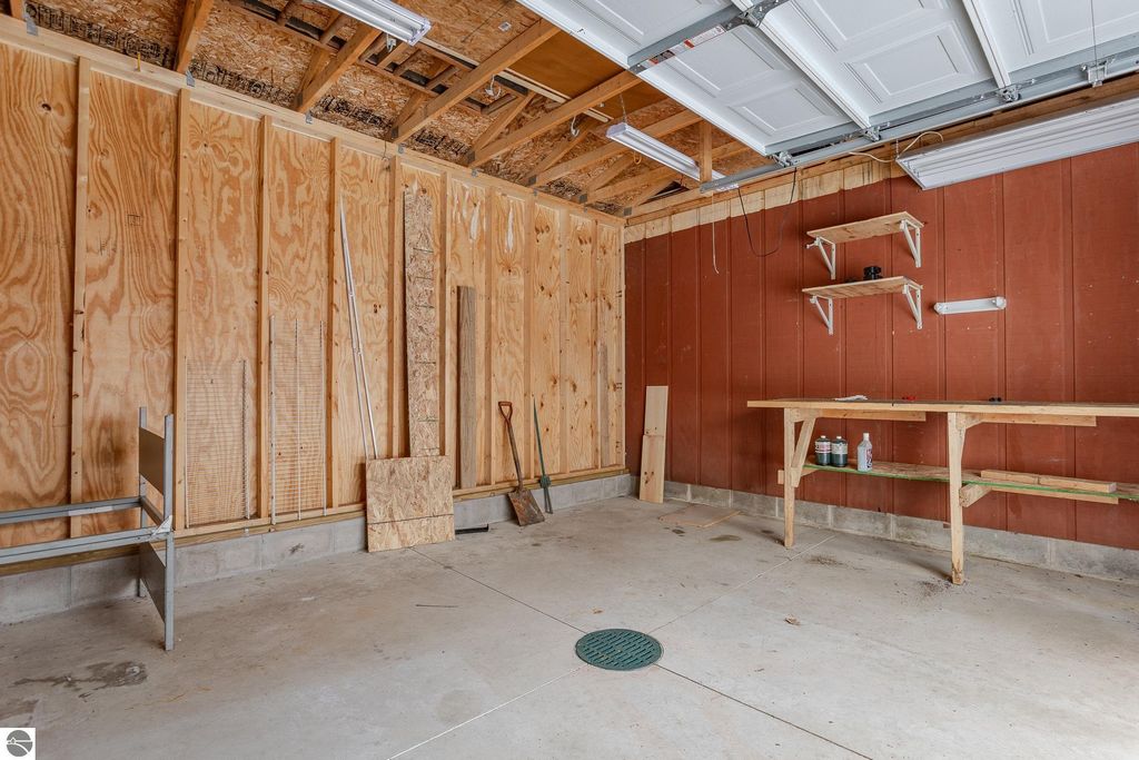 Image 11 of property listing at 103 Red Bird Legion Drive, Roscommon, MI 48653