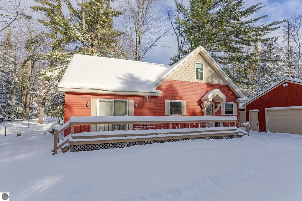 Image 31 of property listing at 103 Red Bird Legion Drive, Roscommon, MI 48653