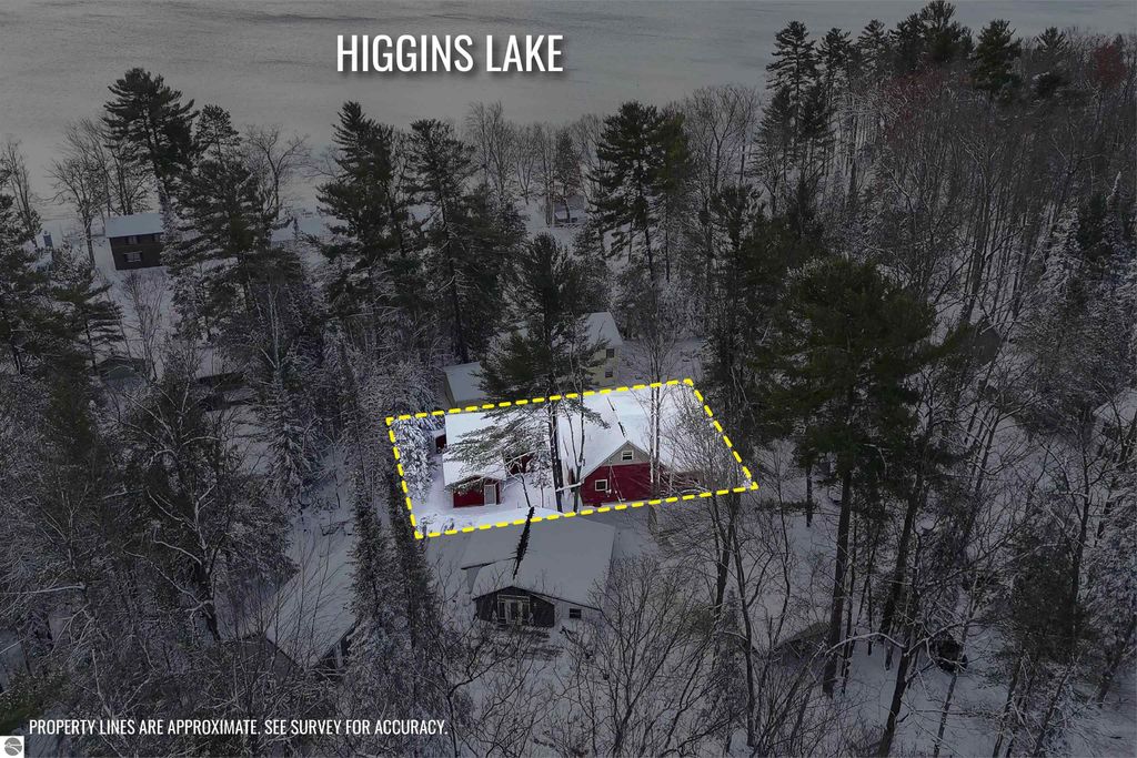 Image 33 of property listing at 103 Red Bird Legion Drive, Roscommon, MI 48653