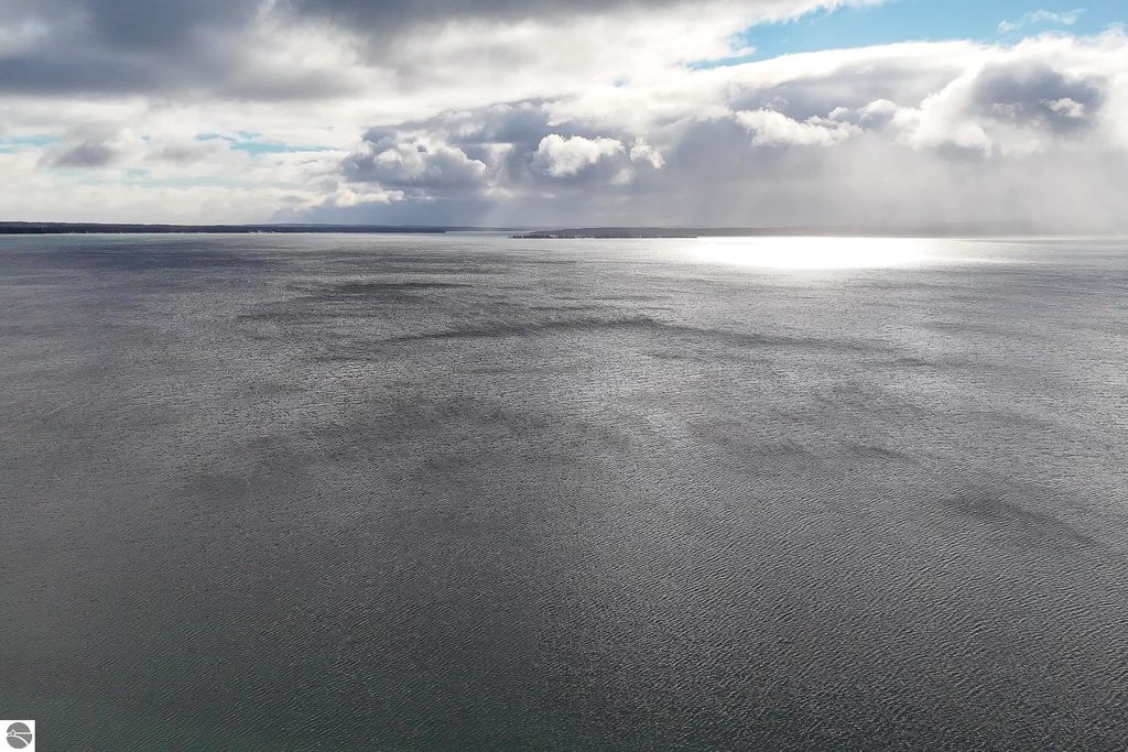 Image 5 of property listing at 103 Red Bird Legion Drive, Roscommon, MI 48653