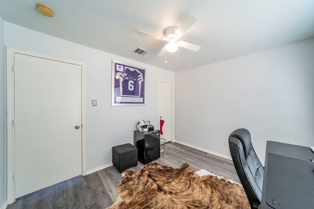 9844 Sparrow Hawk Lane, Fort Worth, TX 76108