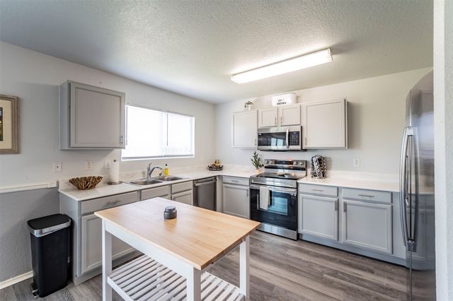 9844 Sparrow Hawk Lane, Fort Worth, TX 76108