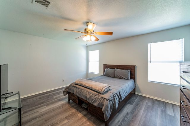 9844 Sparrow Hawk Lane, Fort Worth, TX 76108