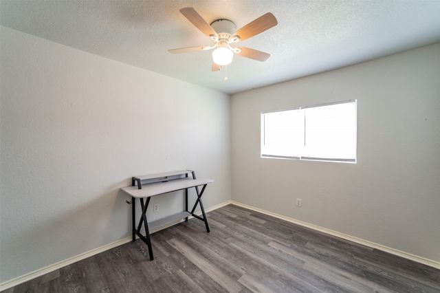 9844 Sparrow Hawk Lane, Fort Worth, TX 76108