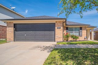 9844 Sparrow Hawk Lane, Fort Worth, TX 76108