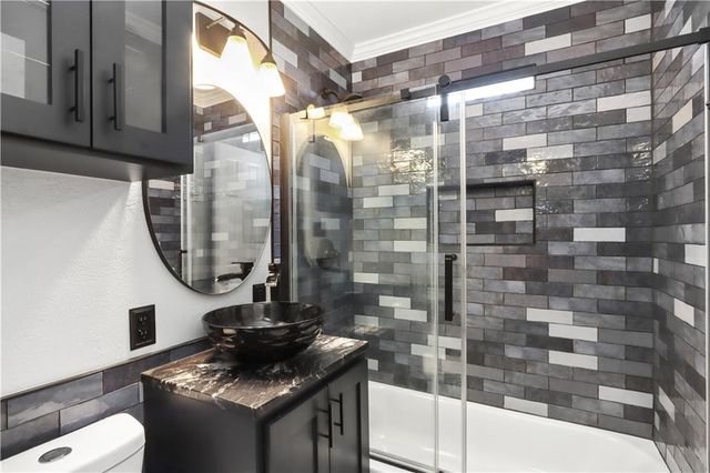 5018 Crest Drive, Kansas City, KS 66106