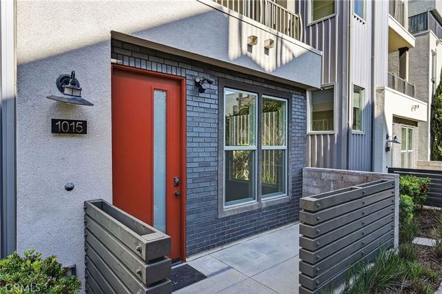 1015 Somerton, Costa Mesa, CA 92627