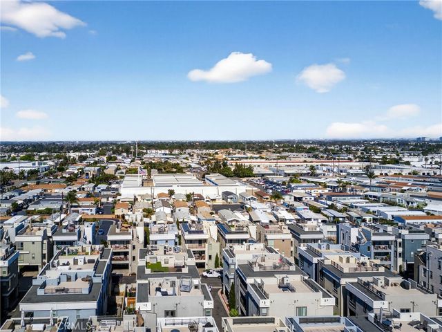 1015 Somerton, Costa Mesa, CA 92627