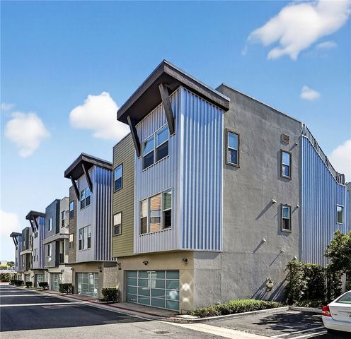 1015 Somerton, Costa Mesa, CA 92627