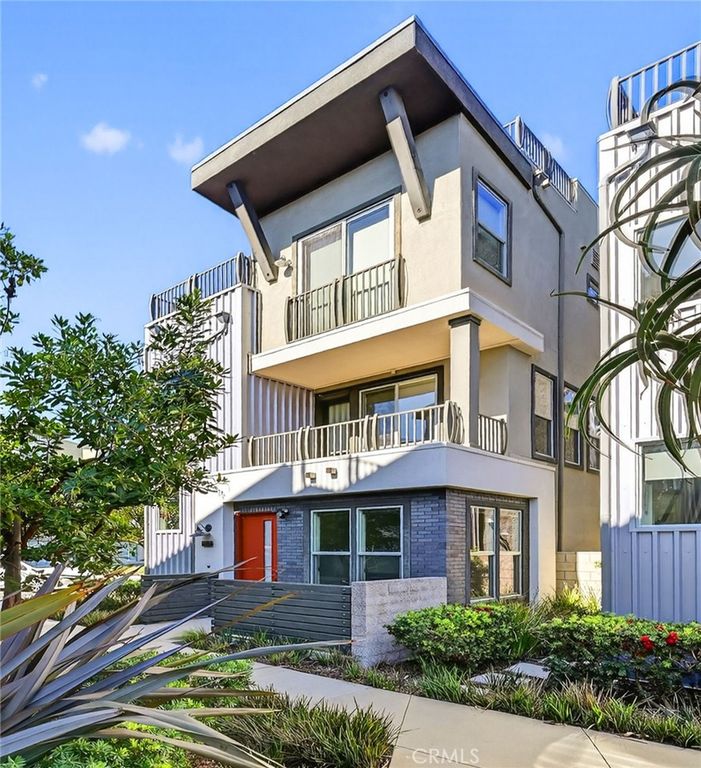 1015 Somerton, Costa Mesa, CA 92627