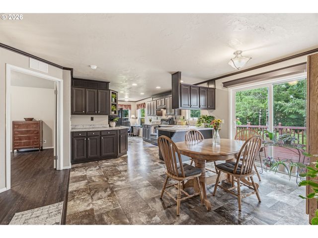 1047 BEAVER CREEK Rd, Cathlamet, WA 98612