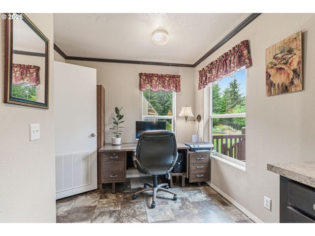 1047 BEAVER CREEK Rd, Cathlamet, WA 98612