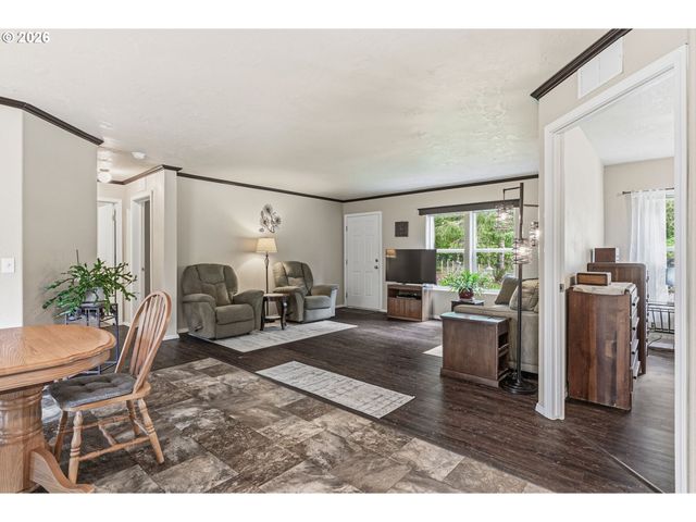 1047 BEAVER CREEK Rd, Cathlamet, WA 98612