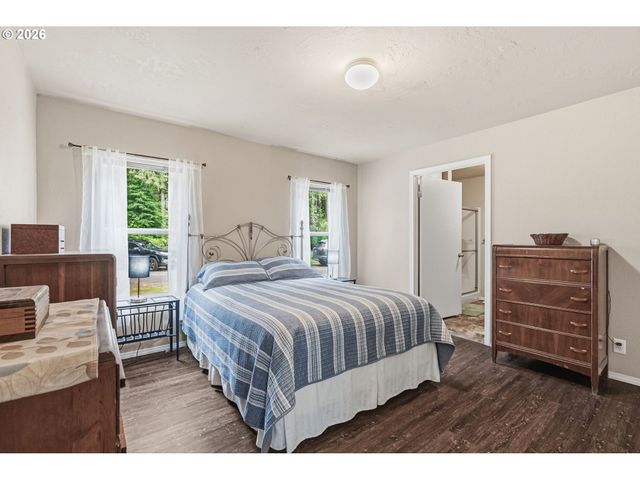 1047 BEAVER CREEK Rd, Cathlamet, WA 98612
