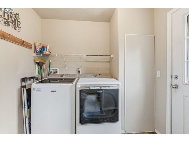 1047 BEAVER CREEK Rd, Cathlamet, WA 98612