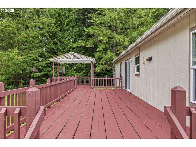 1047 BEAVER CREEK Rd, Cathlamet, WA 98612