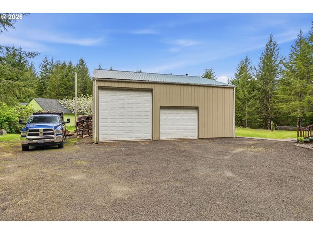 1047 BEAVER CREEK Rd, Cathlamet, WA 98612