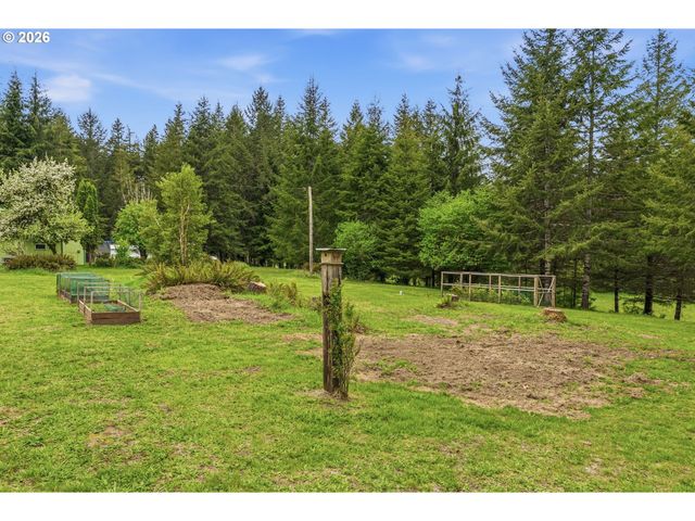 1047 BEAVER CREEK Rd, Cathlamet, WA 98612